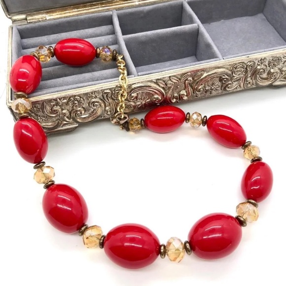Vintage candy red statement bead necklace - Picture 15 of 15
